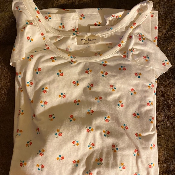 Woman’s short sleeved white & floral print cold shoulder top - Picture 5 of 7